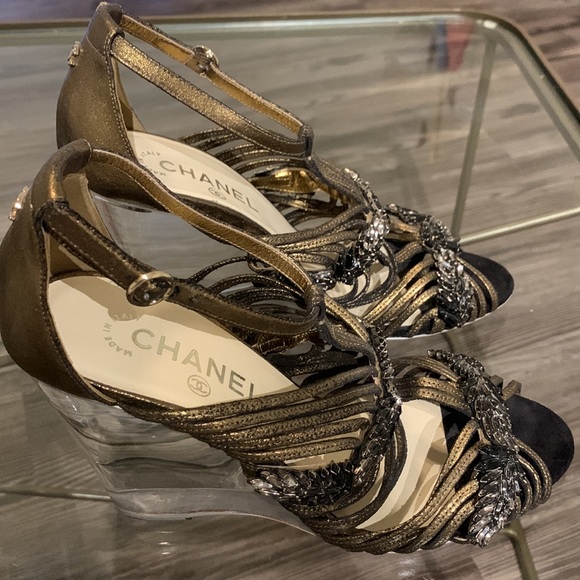 Chanel Heels - Picture 6 of 11